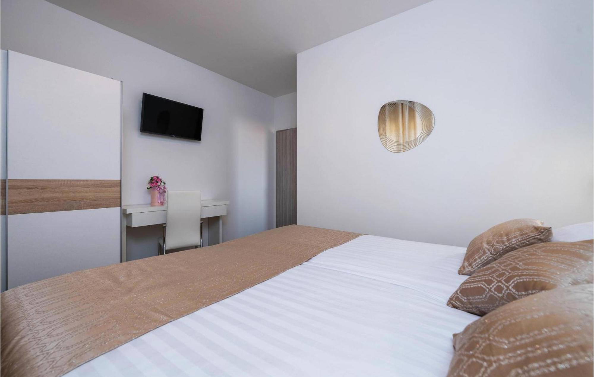 Amazing In With Kitchen Holiday home Pula