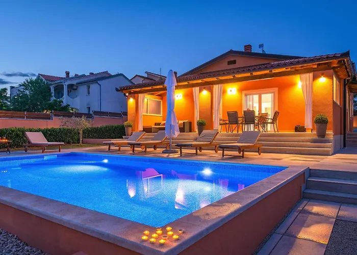 Amazing Home In Pula With Kitchen