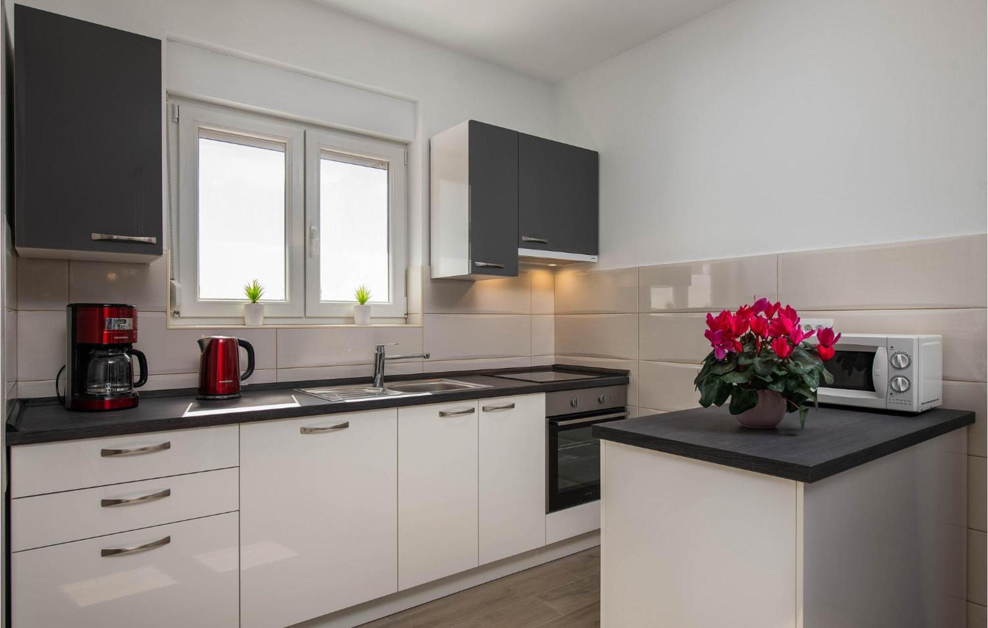 Amazing In With Kitchen